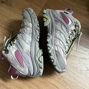 Women’s Merrell Moab 3 Vista Waterproof Hiking Boots in Sage and Mauve